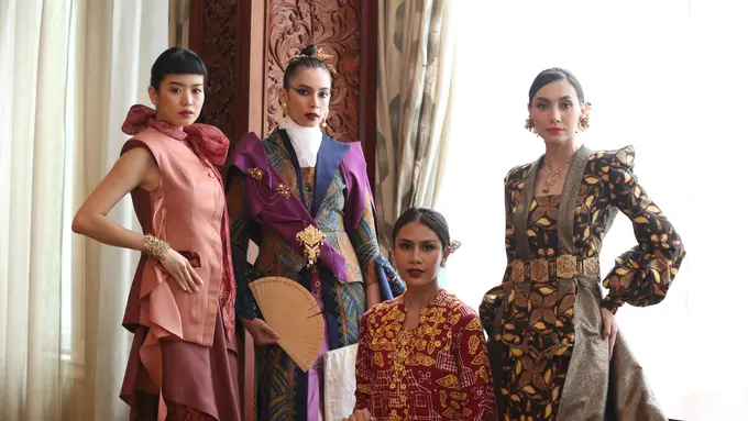 Mengintip Beauty Looks dari The Body Shop Indonesia di Parade Wastra Nusantara “Selaras Wastra”