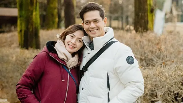 Dianggap Suami Idaman, Ini 7 Potret Surya Insomnia Ajak Keluarga Liburan ke Korea