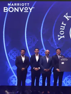 Sebuah pilihan sempurna untuk bertransaksi sambil menikmati manfaat berplesir eksklusif.