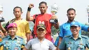 Citizen6, Jakarta: Keberhasilan tim sepak bola Kormar dengan menambah perbendaharaan emas mengukuhkan kontingen Kormar sebagai Juara Umum Porwilbar 2012. (Pengirim: Komardispen).