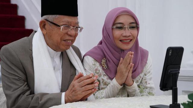 Presiden Jokowi Bersilaturahmi dengan Wapres Ma'ruf secara Daring