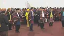 Presiden Joko Widodo menari Tortor saat acara adat pernikahan Kahiyang Ayu dan Bobby Nasution di Bukit Hijau Regency Taman Setia Budi (BHR Tasbi), Medan, Sabtu (24/11). (Liputan6.com/Vidio)