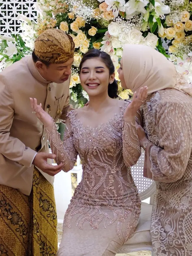 momen prosesi siraman dan sungkeman dari selebgram cantik Rica Andriani
