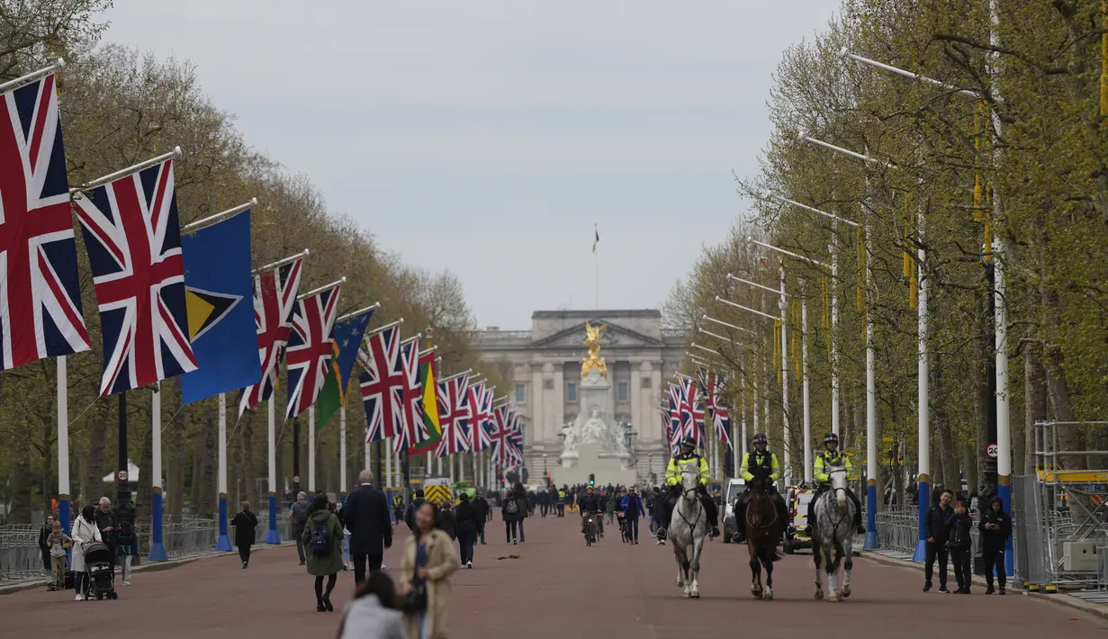 Akan ada lebih sedikit bangsawan yang hadir di penobatan Raja Charles III dan Ratu Camilla dibandingkan dengan penobatan Ratu Elizabeth 70 tahun yang lalu. (AP Photo/Alastair Grant)