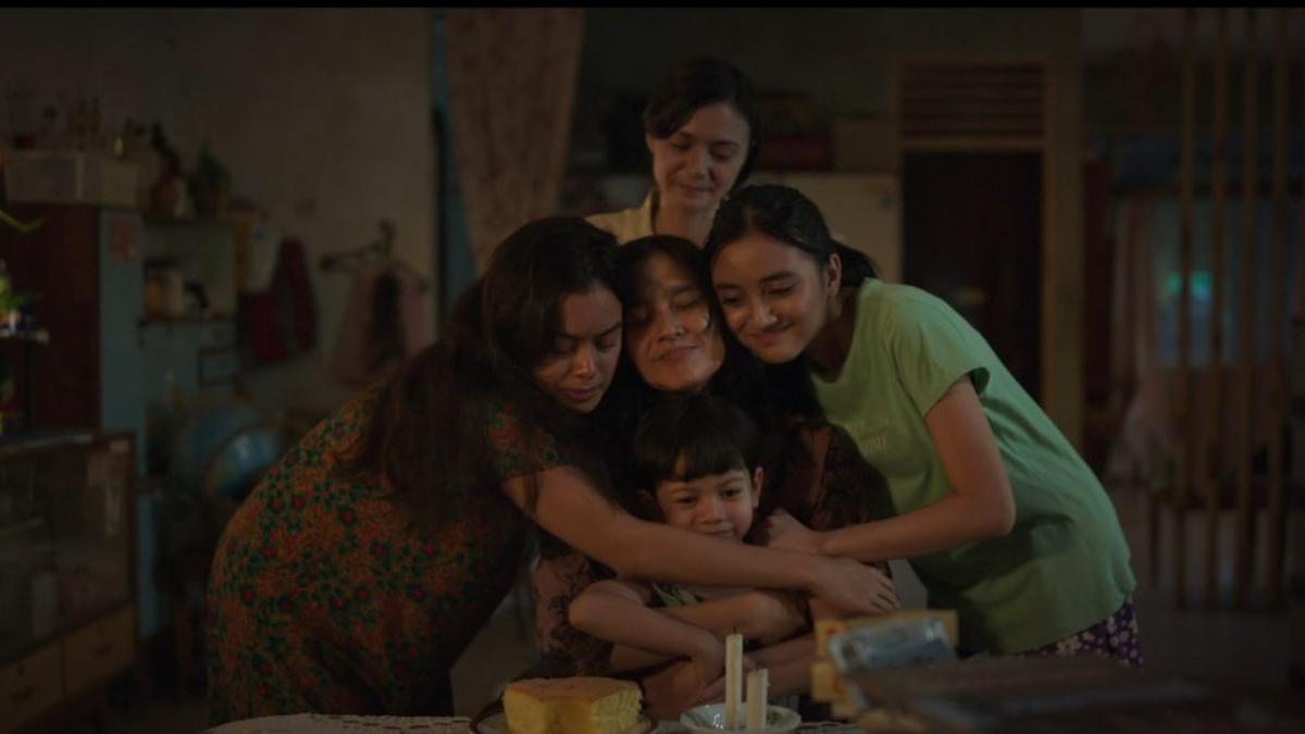 7 Alasan Harus Nonton Film Andai Ibu Tidak Menikah dengan Ayah di Bioskop