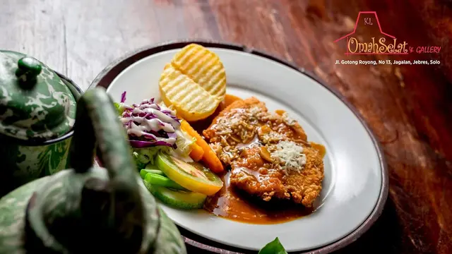 Rekomendasi Tempat Makan Enak di Dekat Stasiun Palur Solo