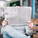 Ilustrasi membaca koran, berita. (Photo by Roman Kraft on Unsplash)