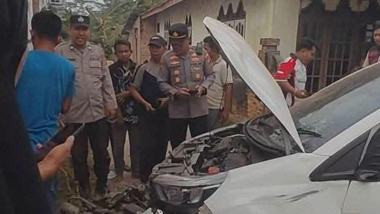Mobil Dokter Tabrak Motor dan Gerobak Siomai, Empat Orang Luka Parah