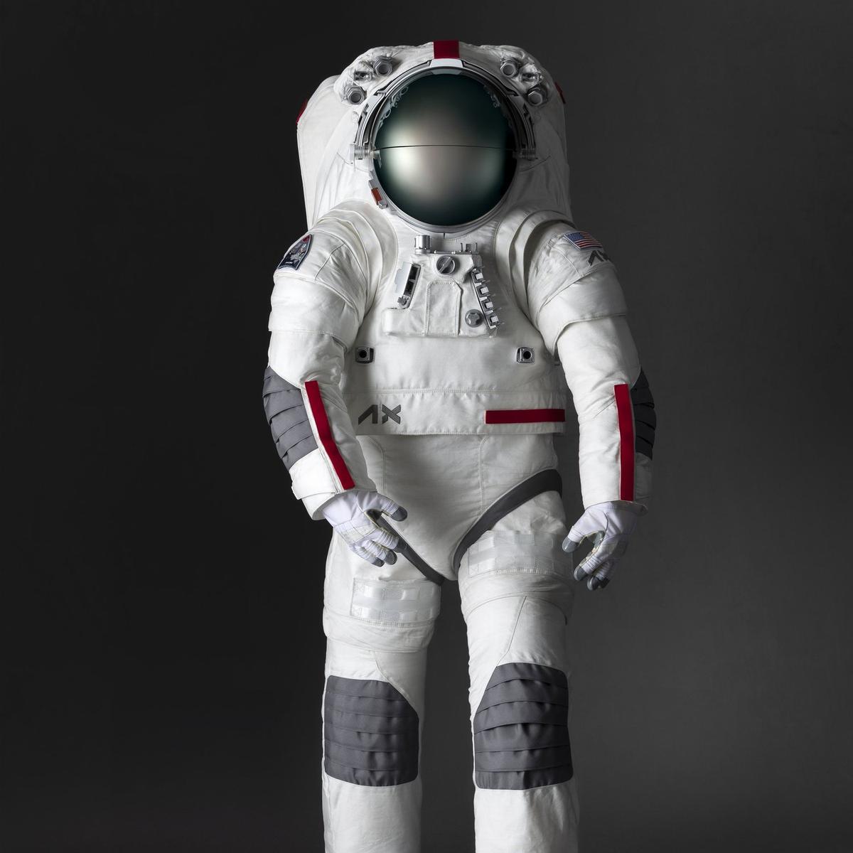 pakaian astronot prada