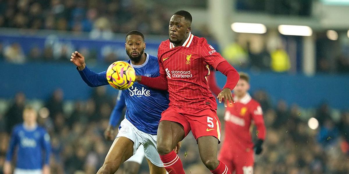 Bukan Karena Offside, Ini Penyebab Gol 'Kemenangan' Andy Robertson ke Gawang Arsenal Dianulir VAR