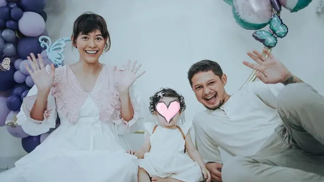 Bunga Jelitha Umumkan Hamil Anak Kedua, Ini 6 Potret Keluarga Kecilnya