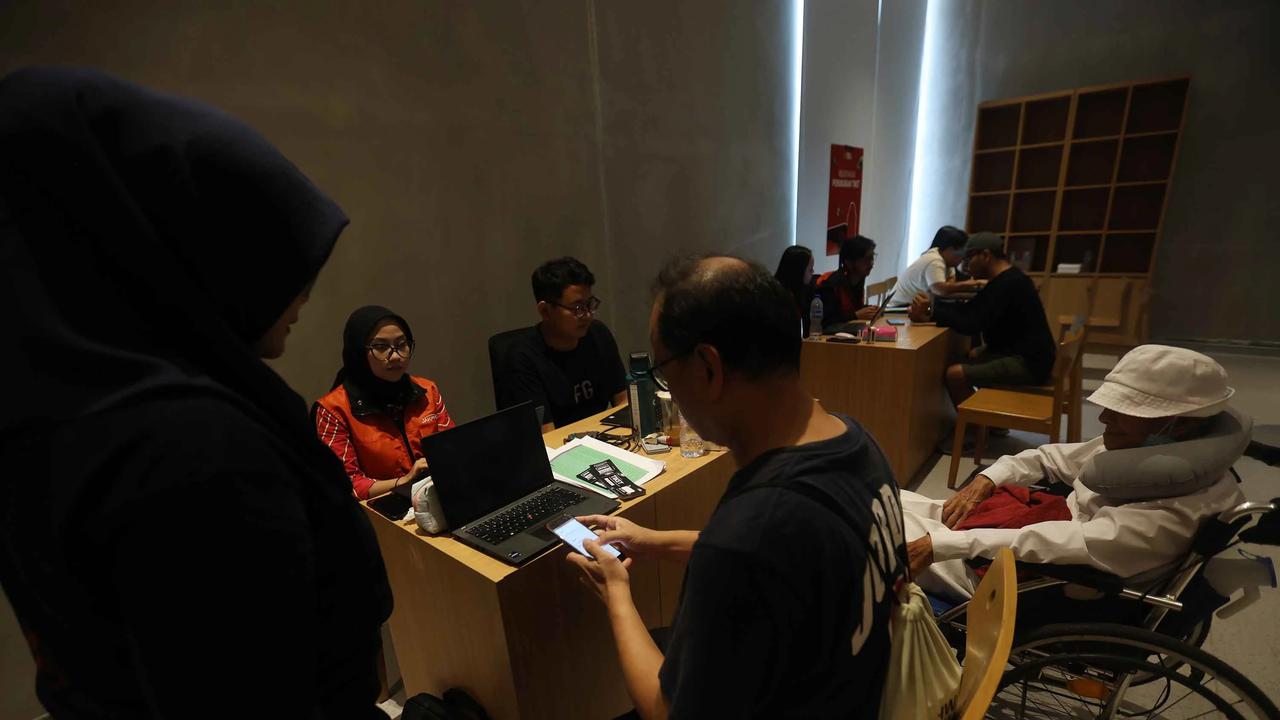 FOTO: Libur Natal Warga Kunjungi Planetarium Jakarta yang Kembali Dibuka