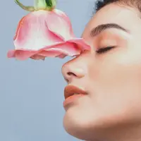 Studio Tropik hingga Emina, deretan primer lokal yang bisa jadikan makeup kamu awet seharian. (Foto: Studio Tropik)