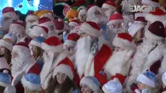 Sebuah parade natal di rayakan dengan meriah di Mink Rusia. Berbagai kostum bertemakan natal dikenakan oleh warga yang merayakannya