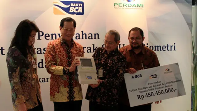 Tekan Angka Buta Katarak, BCA Sumbang 13 Alat Operasi Katarak