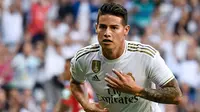 James Rodriguez - Kehebatan permainan Rodriguez di Piala Dunia 2014 membuat Real Madrid tertarik untuk mendatangkannya ke Santiago Bernabeu. Namun, nyatanya ia kesulitan berkembang di Real Madrid dan lebih banyak dipinjamkan ke klub lain. (AFP/Pierre-Philippe Marcou)