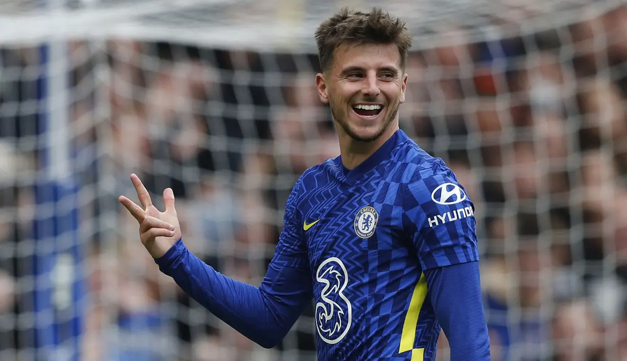 Mason Mount juga sukses mencetak hattrick pada pekan lalu (23/10/2021), kala Chelsea pesta tujuh gol tanpa balas dari Norwich City. Hal tersebut juga merupakan catatan hattrick pertamanya bersama The Blues. (AFP/Adrian Dennis)