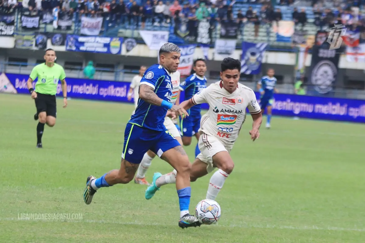 Persib Bandung Vs Persija Jakarta di BRI Liga 1.