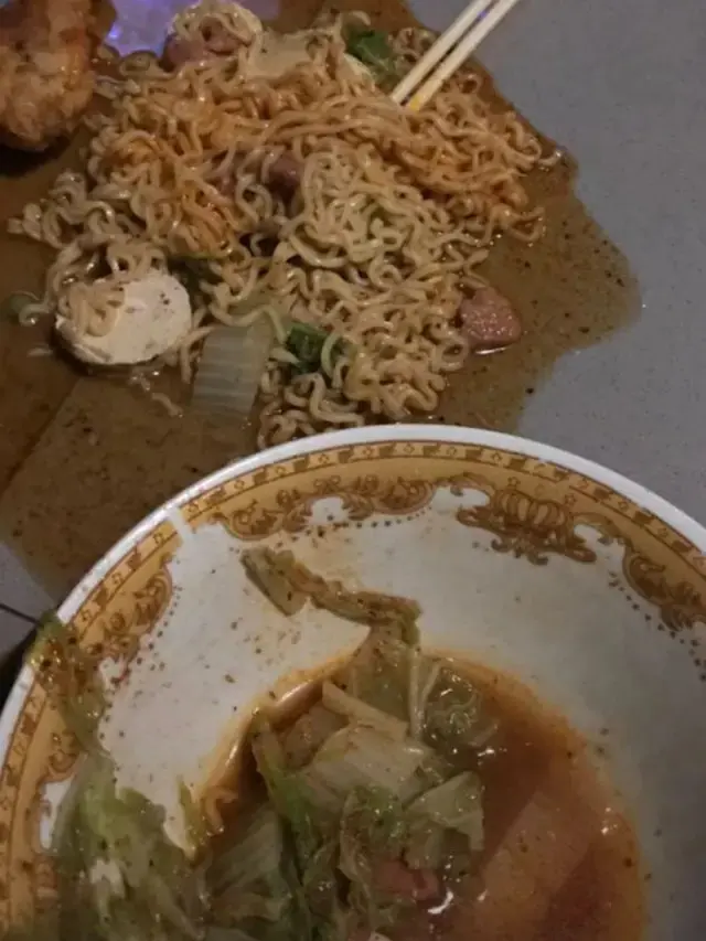 6 Momen Apes Mi Goreng Siap Santap tapi Berujung Tumpah, Bikin Elus Dada