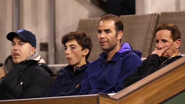 Mantan bintang tenis dunia, Pete Sampras (dua dari kanan)