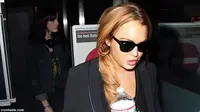 Umur 18 Lindsay Lohan Overdosis, Ayah Ingin Tembak Asistennya