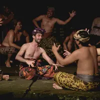 Reza Rahadian di pementasan Taksu Ubud (ist)