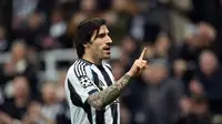 Newcastle Tolak Tawaran Rp1,7 Triliun Tottenham untuk Sandro Tonali