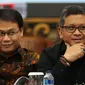 Sekjen PDI Perjuangan, Hasto Kristiyanto bersama Wasekjen PDIP, Ahmad Basarah memberikan keterangan pers saat Diskusi dan Rencana Deklarasi Keterbukaan Informasi Publik Partai Politik di kantor DPP PDIP Jakarta, Rabu(28/3). (Liputan6.com/Johan Tallo)