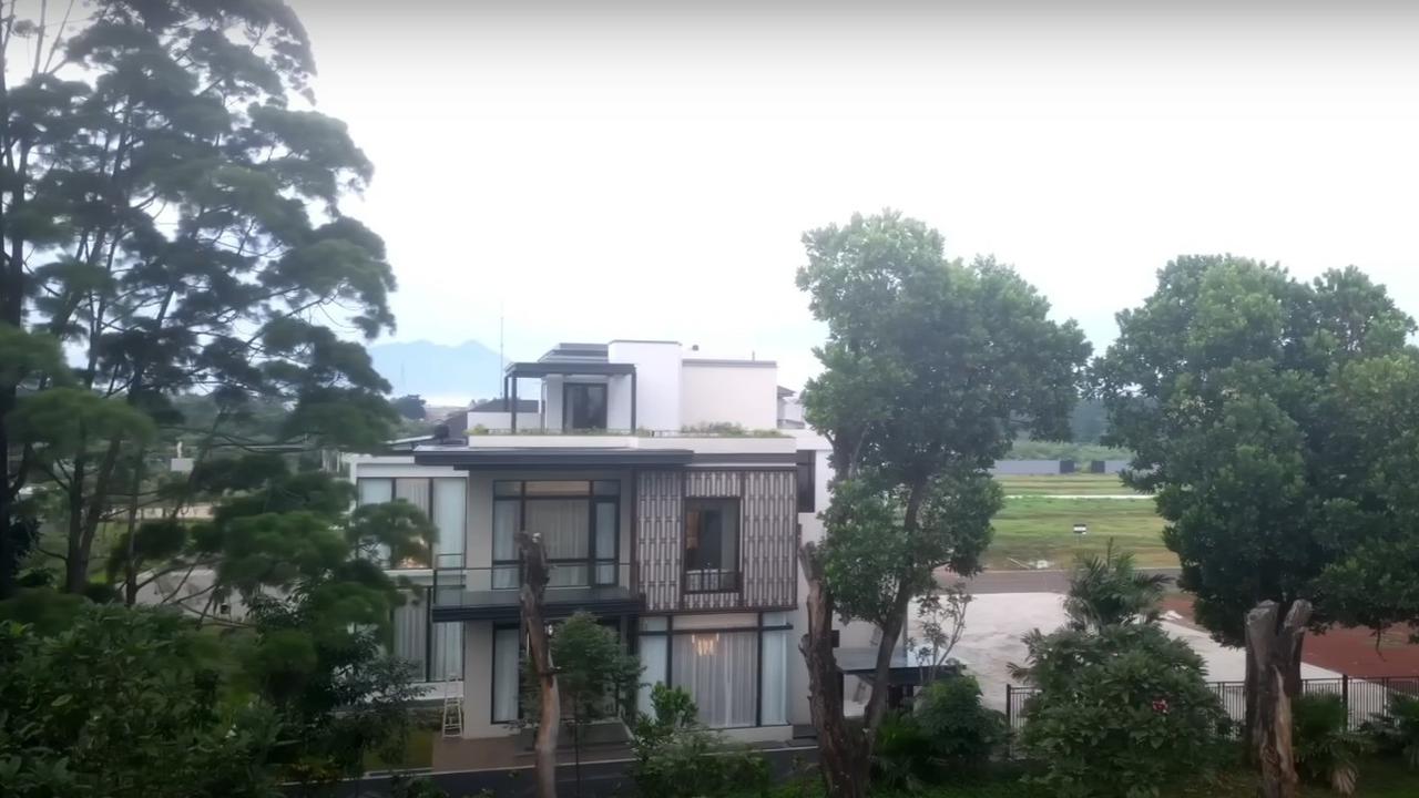 10 Potret Kamar Mandi Luna Maya Mewah dan Luas, Mahal Sekelas Hotel Bintang 5