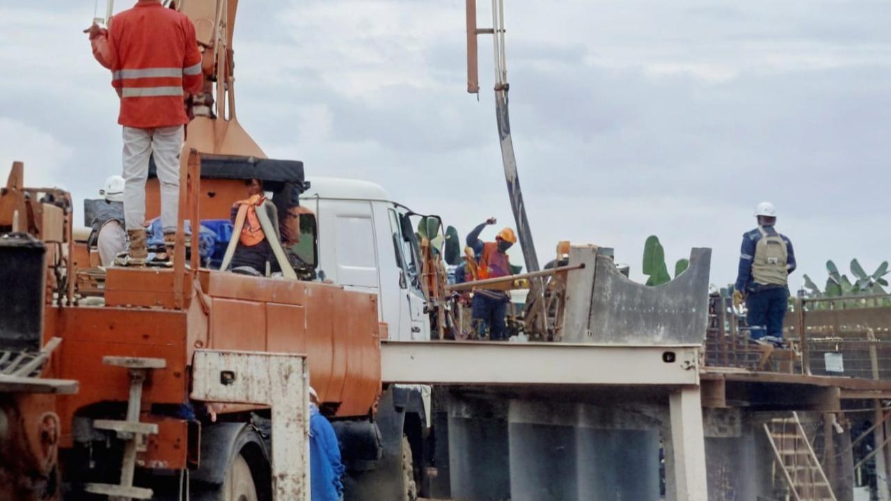 98.000 Ton Semen Dipasok untuk Bangun Jalan Tol Serang-Panimbang, Target Beroperasi 2027