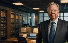 Eric Schmidt Mantan Bos Google sebut AI akan Lepas Kendali Manusia dalam 5 Tahun