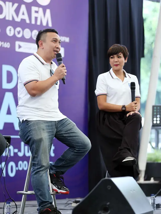 Menyambut HUT Kemerdekaan RI ke-71 Nirina dan Augie berbagi dengan para pejuang Tanah Air yang memiliki keterbatasan dalam hal ekonomi. (Nurwahyunan/Bintang.com)