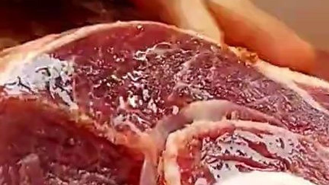 Aduk Daging dengan Asam Jawa