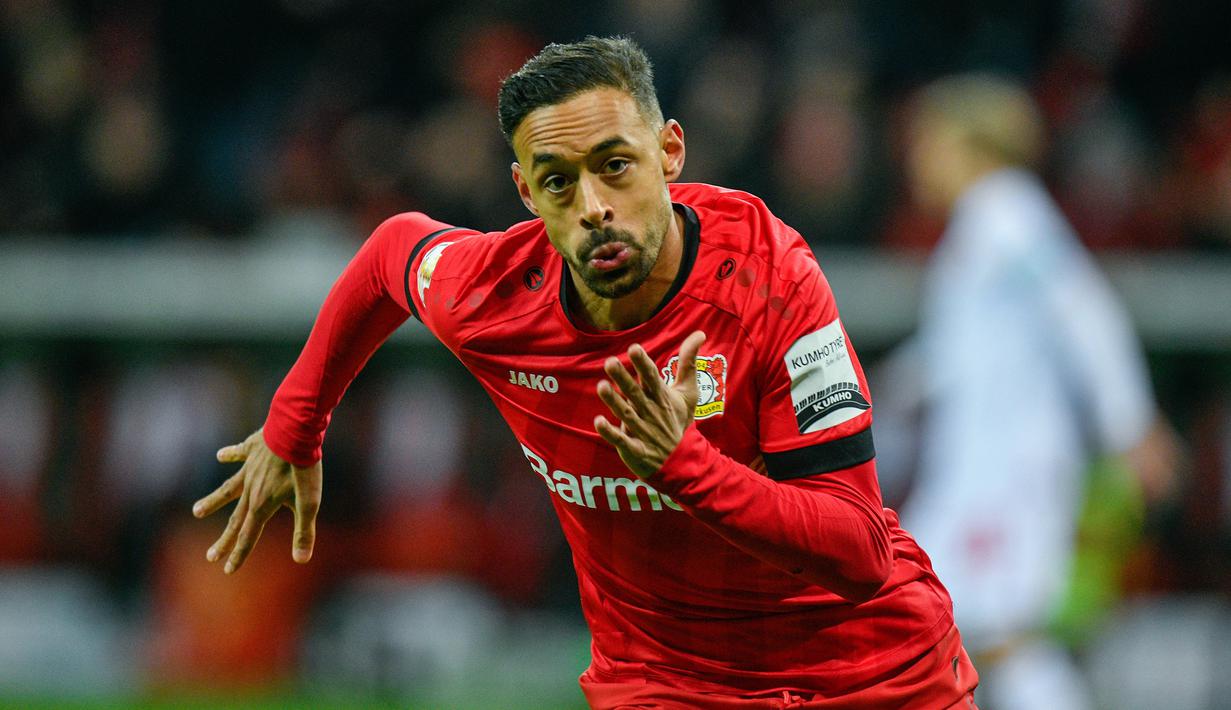 4. Karim Bellarabi (Bayer Leverkusen) – Pemain asal Jerman yang bermain untuk Bayer Leverkusen ini berada di posisi keempat sebagai pemain tercepat di dunia. Karim Bellarabi memiliki kecepatan 35.27km/jam. (AFP/Sascha Schuermann)