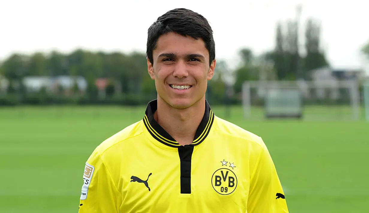 5. Leonardo Bittencourt, didatangkan Klopp dari Cottbus dengan label wonderkid, namun dirinya gagal bersaing dan dilempar ke tim junior. Kini pria 22 tahun itu bermain untuk FC Koln dan perlahan kembali menunjukan tajinya. (AFP/Caroline Seidel) 