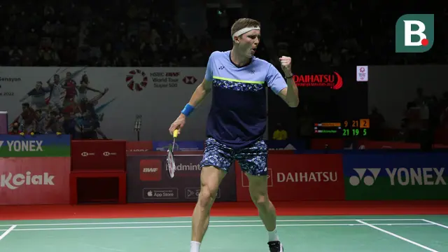 Foto: Tampil Percaya Diri, Viktor Axelsen Melaju ke Babak Perempatfinal Daihatsu Indonesia Masters 2022