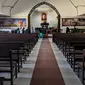 Suasana Gereja GKST Jemaat Imanuel Palu, saat melaksanakan ibadah Paskah daring, pada Jumat 10 April 2020. (Foto: Aldrim Thalara)