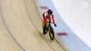 Pembalap sepeda Indonesia, Chrismonita Dwi Putri memacu sepedanya di nomor Women Elite nomor 500m Time Trial Asian Track Championships 2019 di Jakarta International Velodrome, Kamis (10/1). Putri meraih mendali perunggu. (Bola.com/Yoppy Renato)