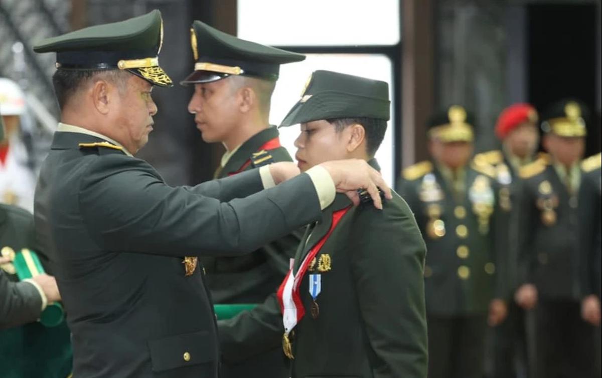 FOTO: Kasad Lantik Dua Puluh Perwira Khusus TNI AD Berprestasi Olahraga
