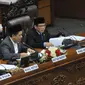 Wakil Ketua DPR Fachri Hamzah (tengah) saat memimpin Sidang Paripurna terkait peraturan UP2DP, Jakarta, Selasa (23/6/2015).  Meski menuai pro-kontra, peraturan mekanisme Dana Aspirasi akhirnya disahkan DPR. (Liputan6.com/Herman Zakharia)