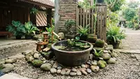 Cara Membuat Kolam Ikan Mini dari Ember Bekas Bergaya Zen Ala Jepang, Hiasan Estetik Sederhana