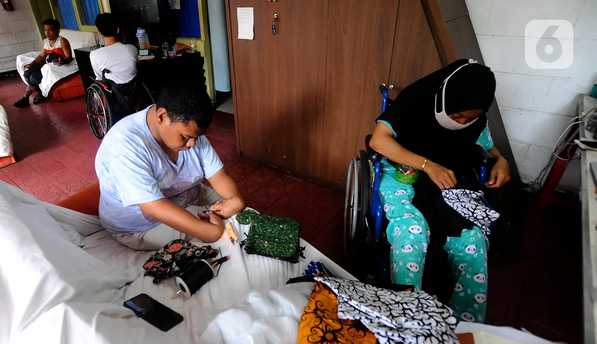 Keterampilan yang didapatkan seperti menjahit, membuat perabot kayu, dan lain-lain-lain.  (merdeka.com/Arie Basuki)