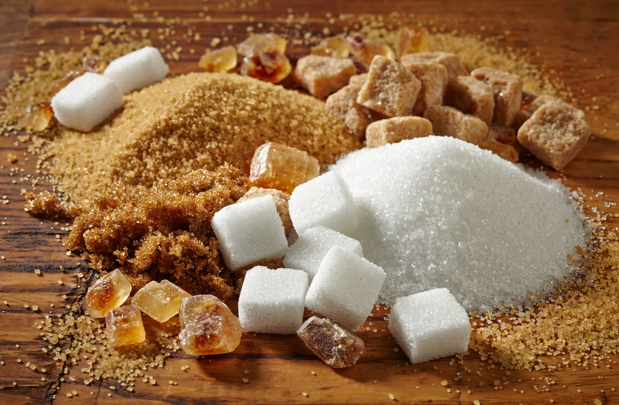 Kopi pakai gula merah vs gula putih, adakah yang lebih menyehatkan? (Foto: iStock)