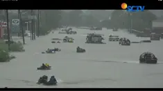 Badai Harvey juga menyisakan kerusakan dahsyat di seluruh kota. 3.000 warga kini menjalani hari-hari tanpa pasokan air bersih dan listrik.