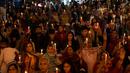 Pada hari raya Kristen, seperti Natal dan Paskah, prosesi besar berlangsung di Lahore, dari Gereja St. Anthony hingga Katedral. Hari raya dirayakan dengan penuh antusiasme. (AP Photo/K.M. Chaudary)