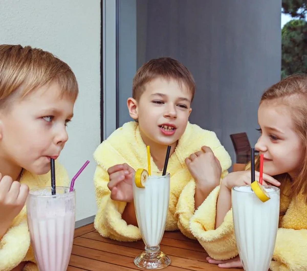 Lebih baik buat smoothies sendiri dengan tambahan buah, sayuran, dan protein untuk meningkatkan nutrisi. Smoothies juga dapat dihidangkan seperti es krim untuk meningkatkan daya tarik bagi anak.