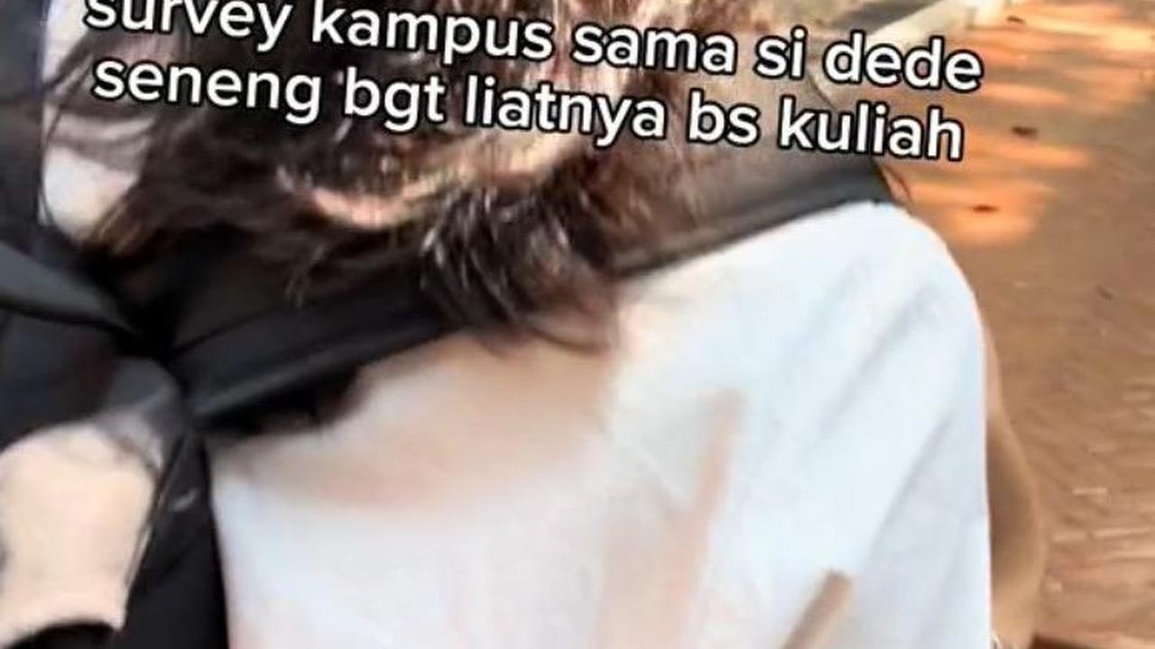 Setelah uang untuk kuliah terkumpul, ia pun dengan senang hati mengantar adiknya untuk survei ke kampus impiannya.
