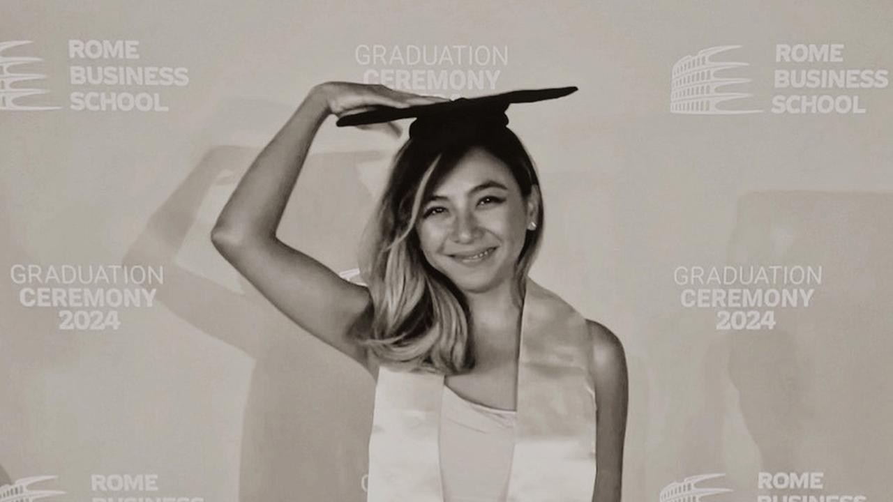 Bikin Bangga! Potret Nadia Vega Wisuda Kuliah S2 di Roma, Dapat Beasiswa - Bakal Lanjut ke S3 dan Kejar Gelar Doktor