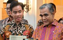 FOTO: Ekspresi Gibran Bertemu Pimpinan MPR, Terima Undangan Pelantikan 20 Oktober