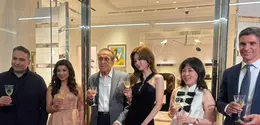 Sebagai Global Brand Ambassador, Yeji merepresentasikan pertemuan antara warisan Parisian Roger Vivier dengan energi generasi baru yang lebih ekspresif. (Foto/Dok: FIMELA.COM)